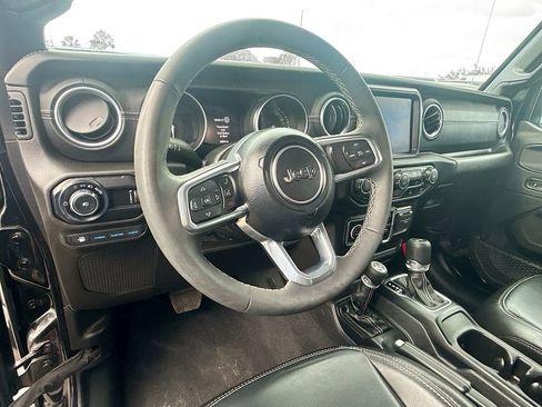 Used 2023 Jeep Wrangler Unlimited Sahara image 12