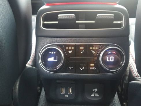 Used 2022 Genesis GV70 3.5T Sport w/ Sport Prestige Package AWD/4WD image 18