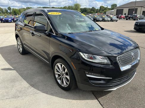 Used 2019 Lincoln MKC Select w/ Select Plus Package AWD/4WD image 3