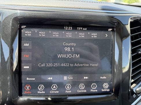 Used 2019 Jeep Cherokee Limited AWD/4WD image 24