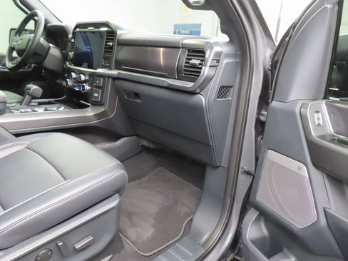 Used 2025 Ford F150 Lariat image 38