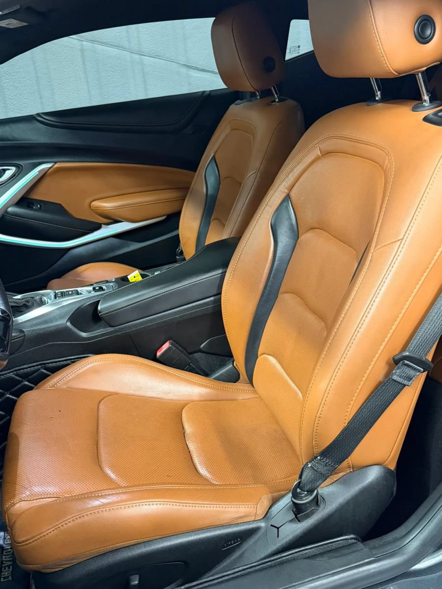 Used 2018 Chevrolet Camaro LT RWD image 16