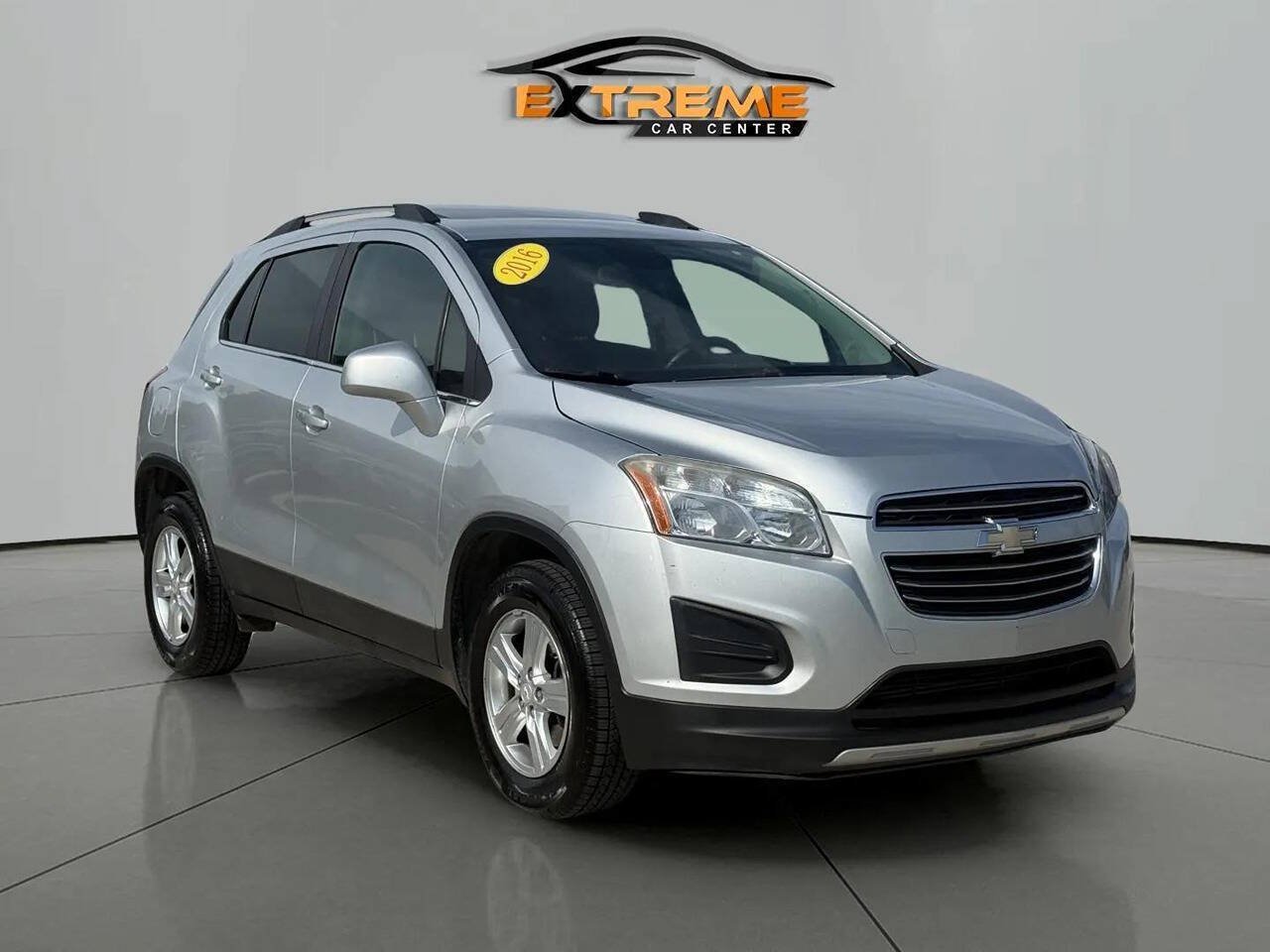 Used 2016 Chevrolet Trax LT w/ LT Sun and Sound Package AWD/4WD image 8