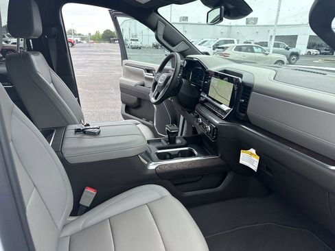 Certified 2025 GMC Sierra 1500 SLT w/ SLT Premium Package AWD/4WD image 35