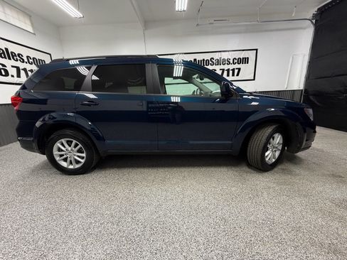 Used 2014 Dodge Journey SXT w/ Flexible Seating Group FWD image 2