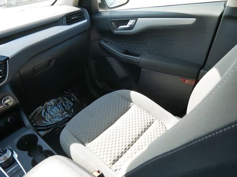 Certified 2020 Ford Escape SE image 15