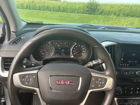 Used 2024 GMC Terrain SLE AWD/4WD image 15