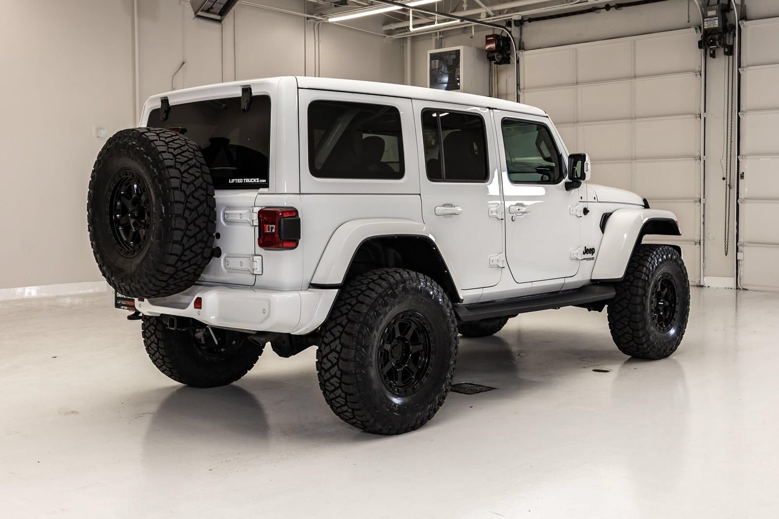 Used 2022 Jeep Wrangler Unlimited Sahara AWD/4WD image 10