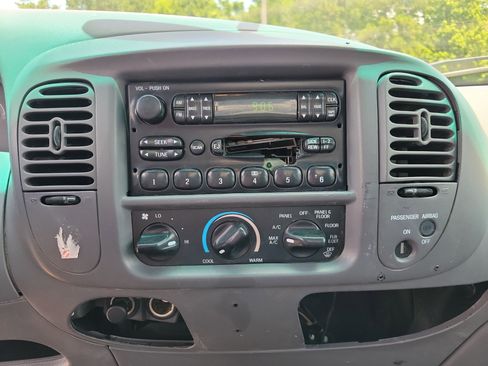 Used 2002 Ford F150 2WD Regular Cab image 6