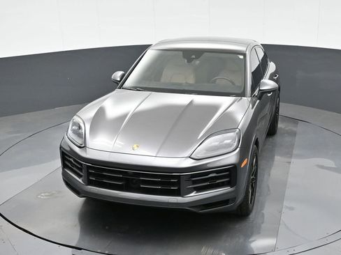 Certified 2024 Porsche Cayenne S AWD/4WD image 33