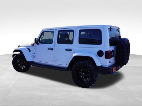 Used 2024 Jeep Wrangler Unlimited Sahara w/ Safety Group AWD/4WD image 8