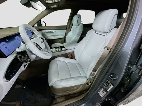 New 2026 Genesis GV70 2.5T Advanced AWD/4WD image 16