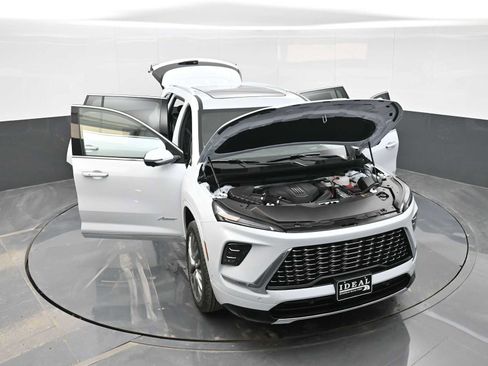 Used 2026 Buick Enclave Avenir w/ Super Cruise Package image 37