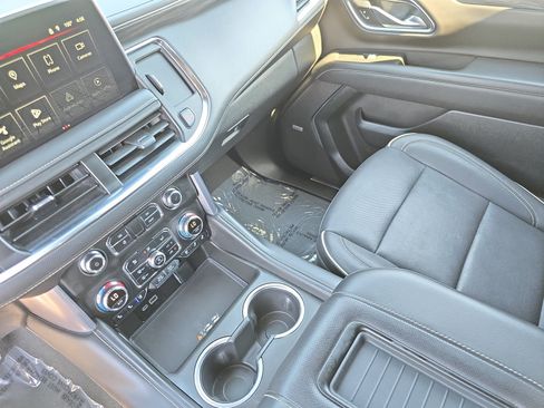 Used 2024 GMC Yukon SLT RWD image 23