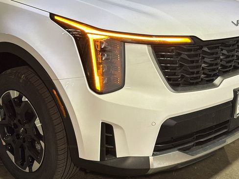 New 2026 Kia Sorento S image 9