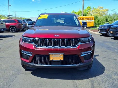 Certified 2023 Jeep Grand Cherokee Limited w/ Luxury Tech Group II AWD/4WD image 2