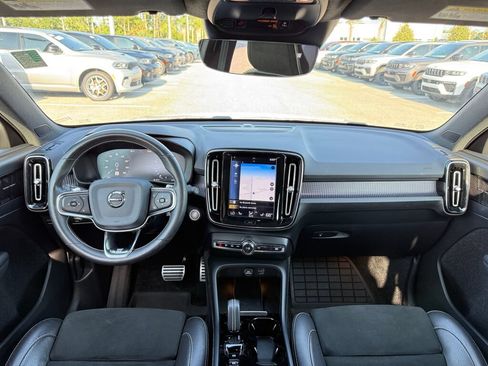 Used 2020 Volvo XC40 T5 R-Design AWD/4WD image 12