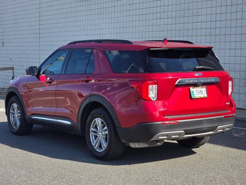 Used 2020 Ford Explorer XLT w/ Equipment Group 202A AWD/4WD image 5