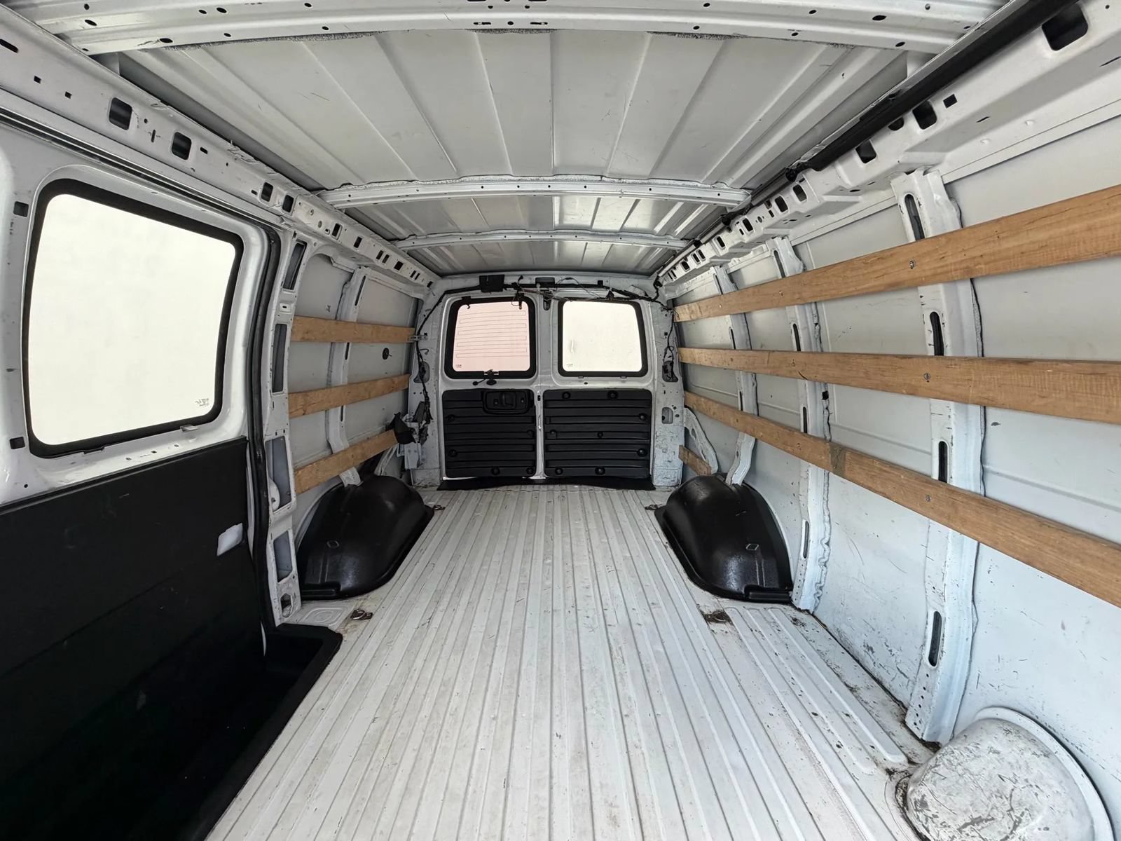 Used 2019 GMC Savana 2500 w/ Driver Convenience Package RWD image 13