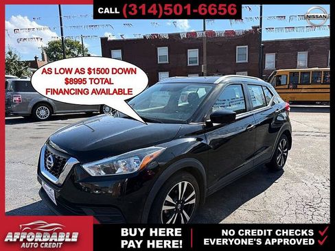 Used 2019 Nissan Kicks SV FWD image 1