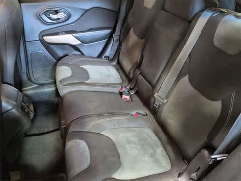 Used 2018 Jeep Cherokee Sport w/ Cold Weather Group image 19