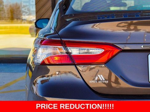 Used 2019 Toyota Camry LE image 31
