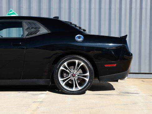 Used 2021 Dodge Challenger R/T image 32