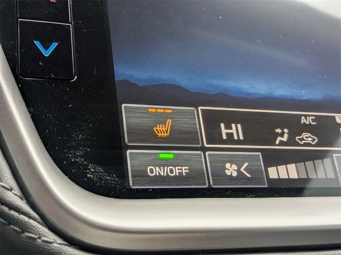 Used 2024 Subaru Outback Premium image 21