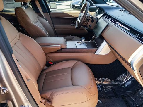 New 2026 Land Rover Range Rover SE AWD/4WD image 17