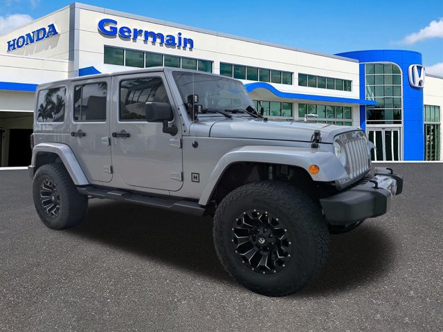 Used 2017 Jeep Wrangler Unlimited Sahara w/ Connectivity Group AWD/4WD image 3