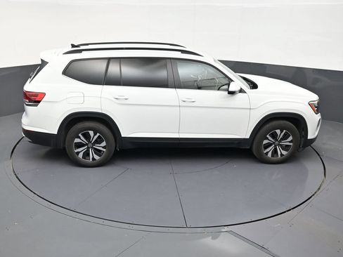 Used 2025 Volkswagen Atlas SE FWD image 17