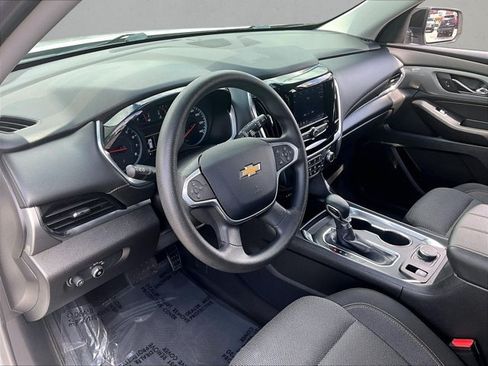 Used 2021 Chevrolet Traverse LS FWD image 14