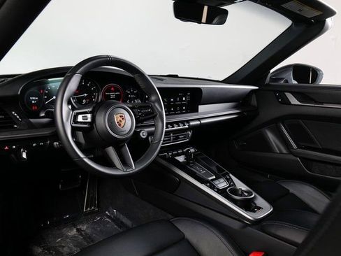 Used 2024 Porsche 911 Carrera image 4