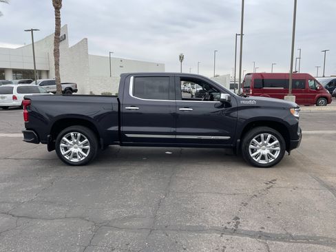 Used 2024 Chevrolet Silverado 1500 High Country w/ High Country Premium Package image 6