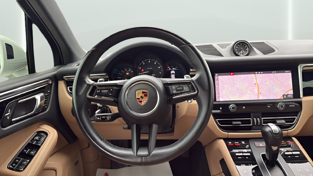 Used 2024 Porsche Macan w/ Premium Plus Package AWD/4WD image 12