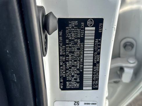 Certified 2019 Toyota Camry SE image 25