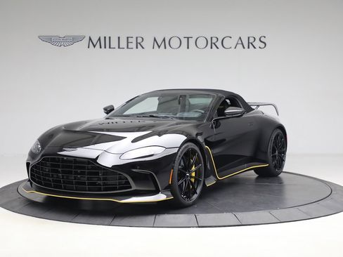 Used 2023 Aston Martin V12 Vantage Roadster image 13