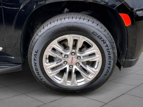 Used 2023 GMC Yukon SLT w/ SLT Premium Package image 10