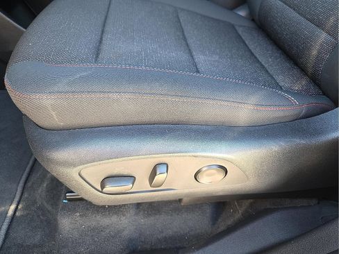 Used 2024 Chevrolet Traverse Z71 image 12