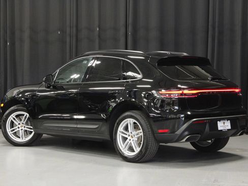 Certified 2026 Porsche Macan AWD/4WD image 3