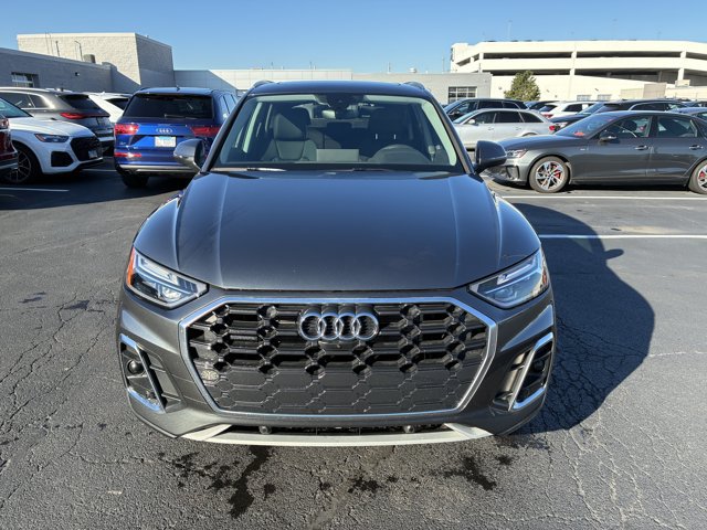 Used 2024 Audi Q5 e Premium Plus w/ Premium Plus Package AWD/4WD image 2