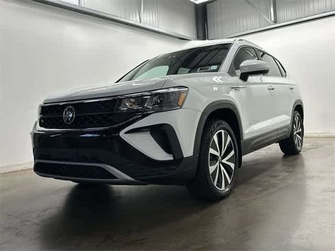 Certified 2022 Volkswagen Taos SE image 29