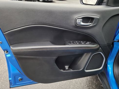 Used 2018 Jeep Compass Latitude image 18