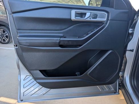 Used 2020 Ford Explorer Limited image 21