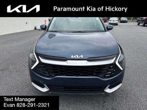Used 2025 Kia Sportage EX AWD/4WD image 2