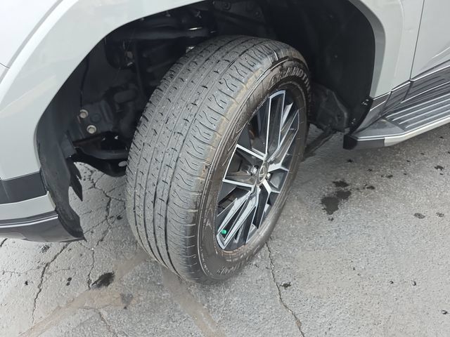 Certified 2024 Lexus GX 550 w/ Cold Area Package AWD/4WD image 35