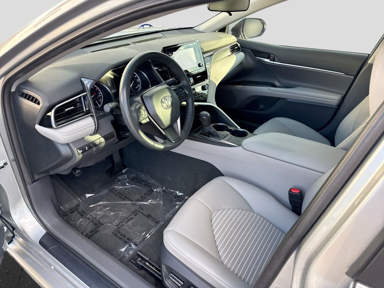 Used 2023 Toyota Camry SE FWD image 10