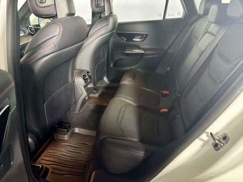 Used 2024 Mercedes-Benz GLC 43 AMG 4MATIC image 21