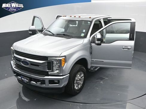 Used 2017 Ford F250 XLT w/ XLT Premium Package image 26