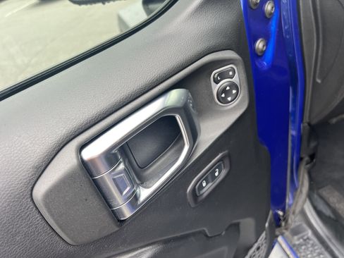 Used 2018 Jeep Wrangler Unlimited Sport S AWD/4WD image 20
